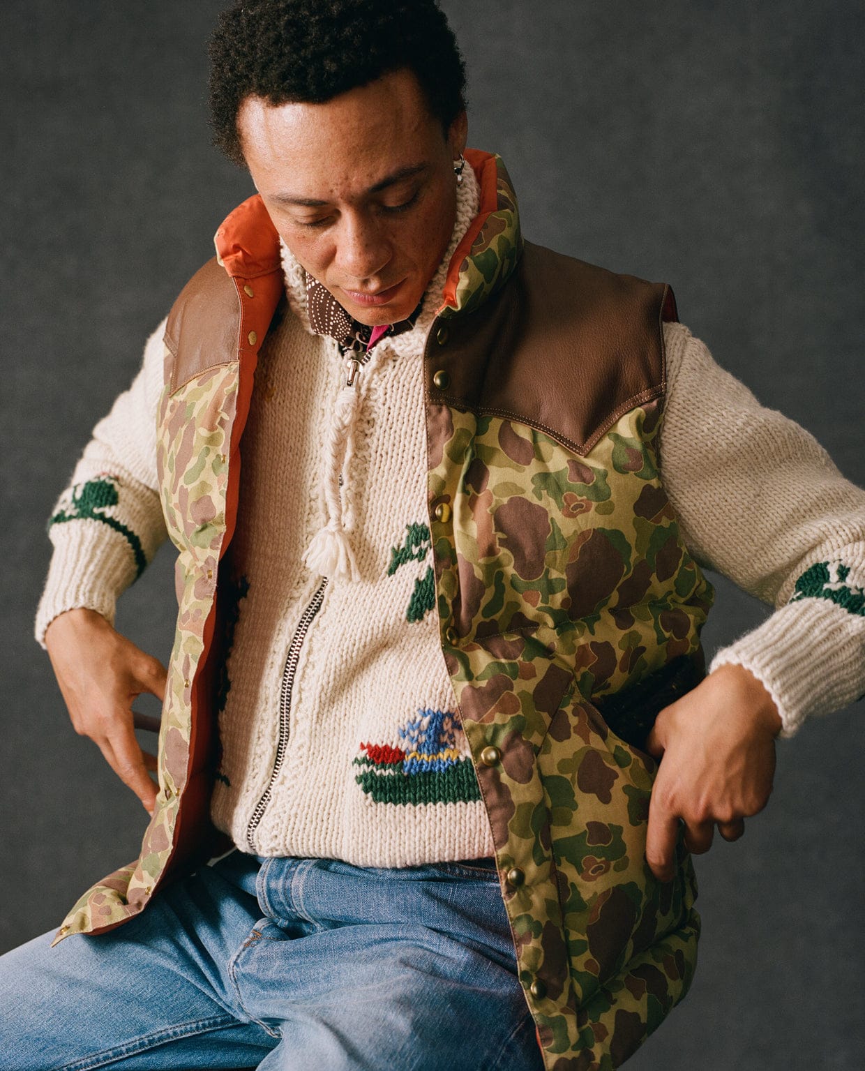 Rocky Mountain Featherbed for Drake's Camo Ripstop Cotton Christy Down Vest - Image 10